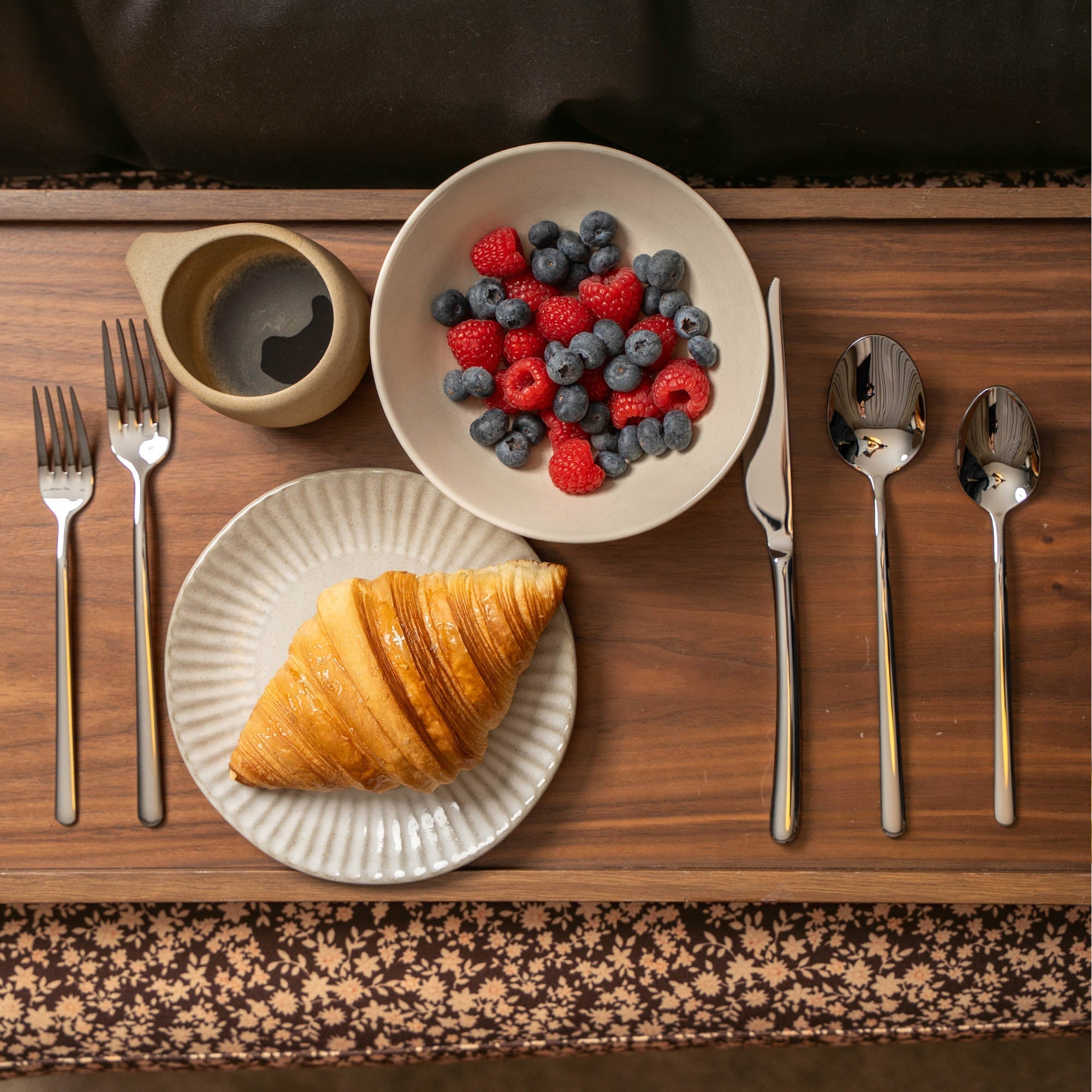 Emilia Mirror 20 - Piece Flatware Set - Diazza