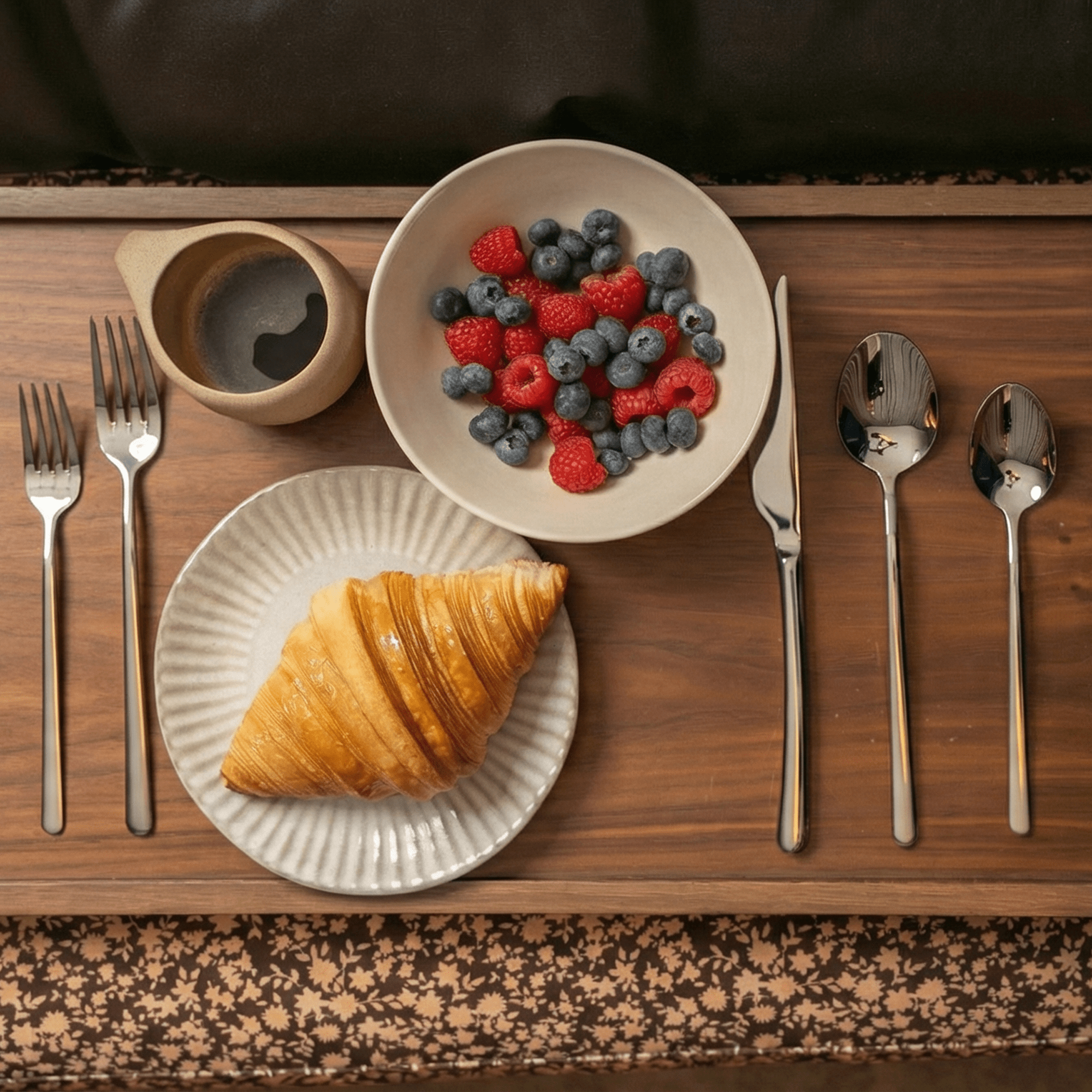 Emilia Mirror 20 - Piece Flatware Set - Diazza