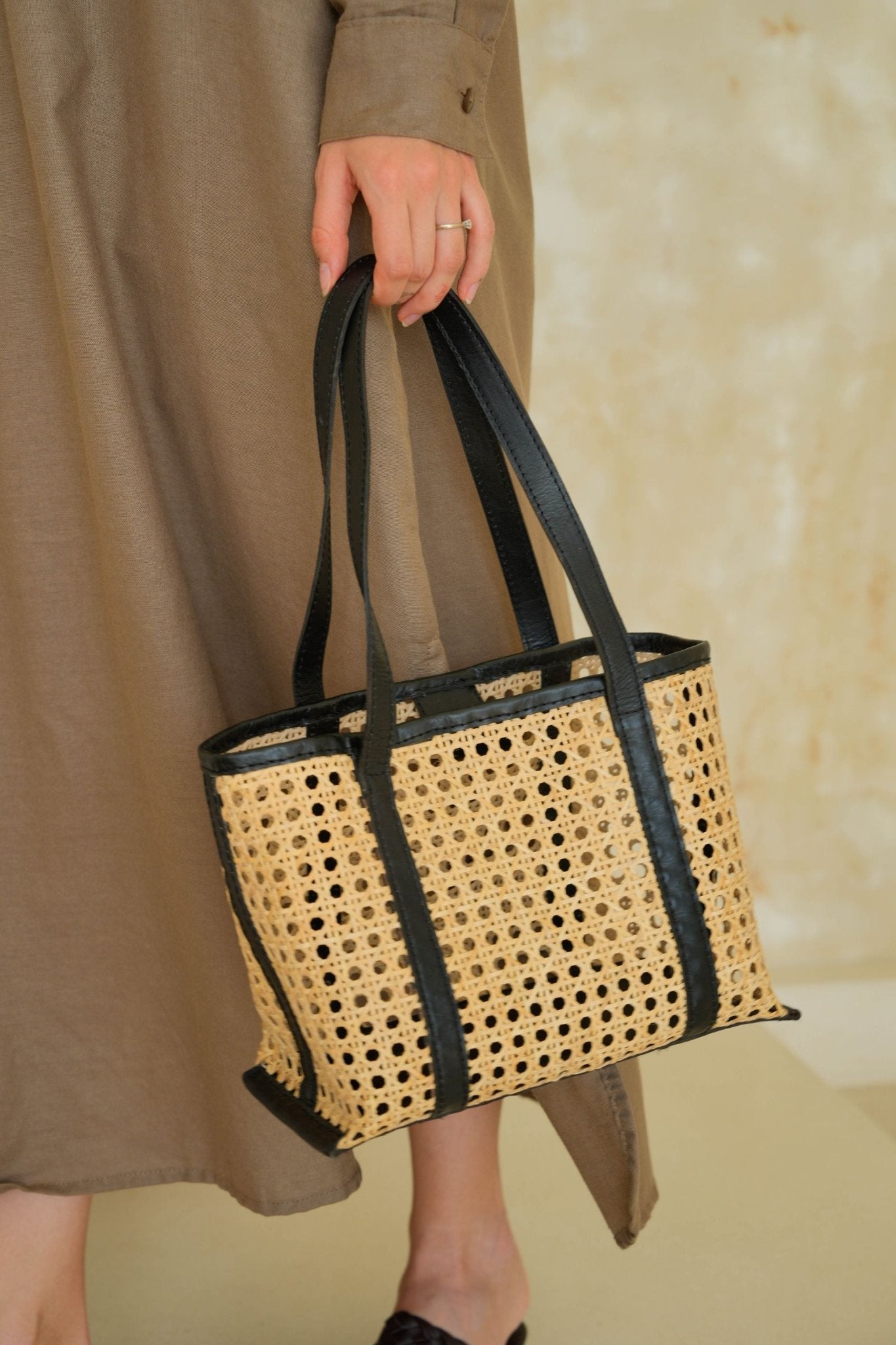 MAGNOLIA — Bali Handmade Cane Rattan & Leather Tote Bag - Diazza