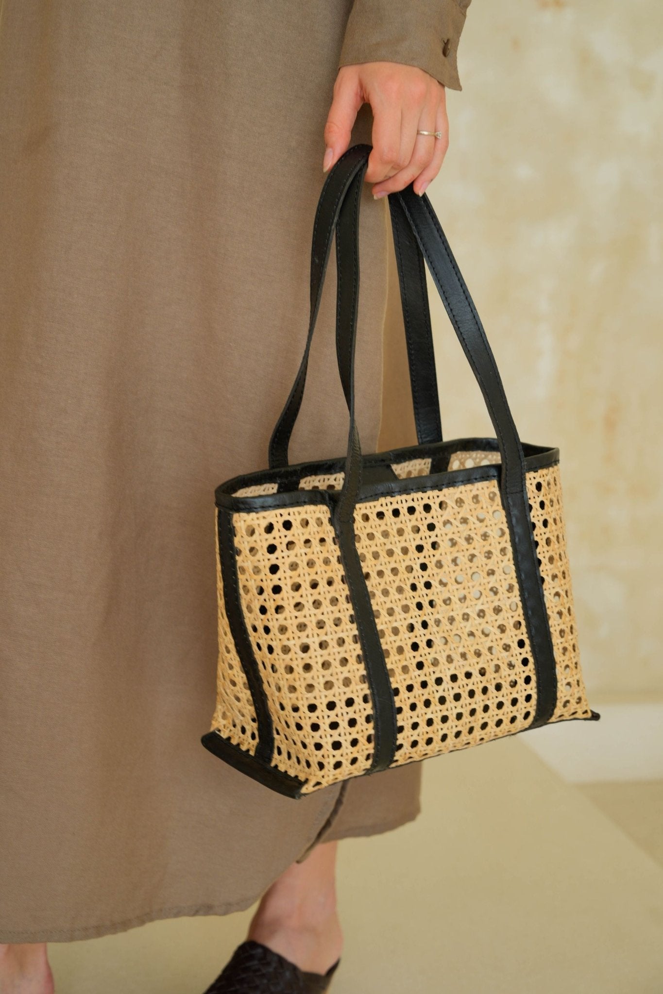 MAGNOLIA — Bali Handmade Cane Rattan & Leather Tote Bag - Diazza