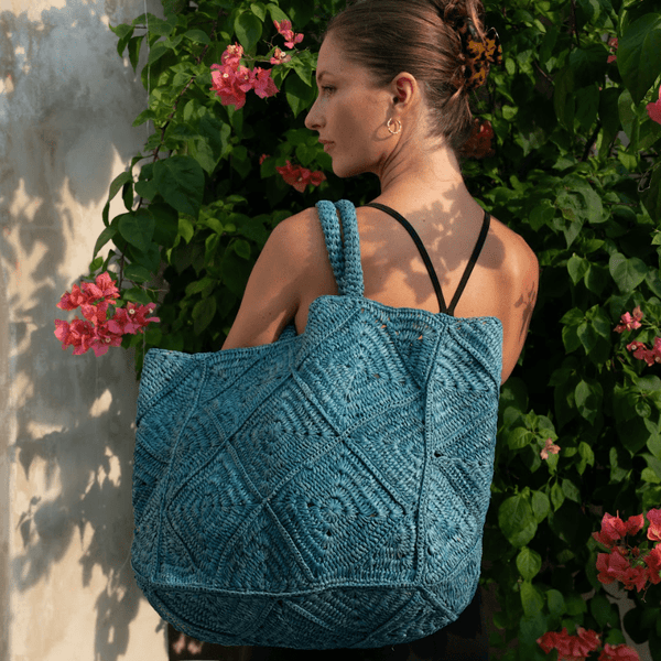 NICO — Handwoven Raffia Tote Bag, Natural - Diazza