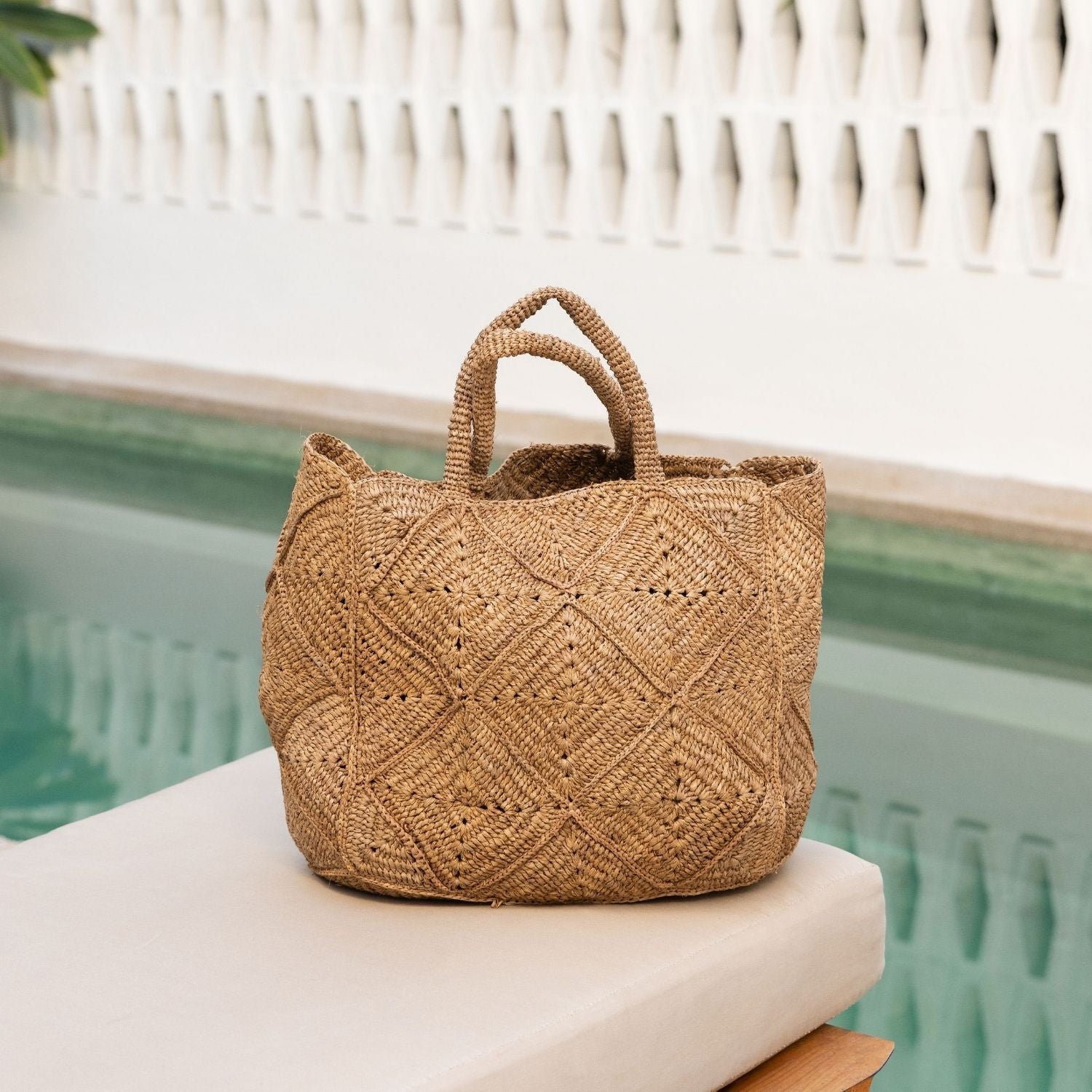NICO — Handwoven Raffia Tote Bag, Natural - Diazza