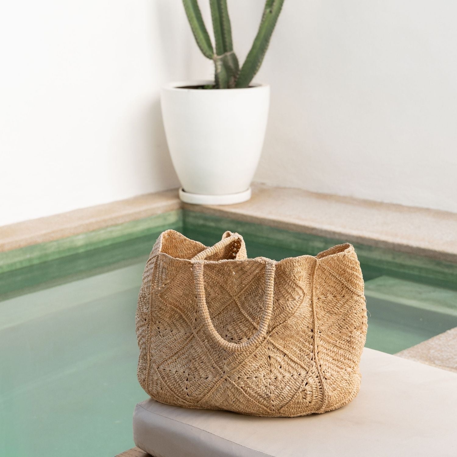 NICO — Handwoven Raffia Tote Bag, Natural - Diazza