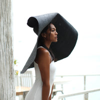 SOLANA Oversized Straw Hat In Black - Diazza