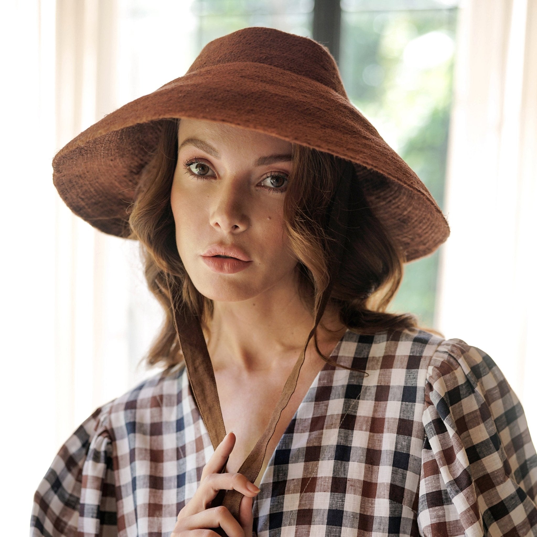 The Reign Jute Hat In Burnt Sienna - Diazza