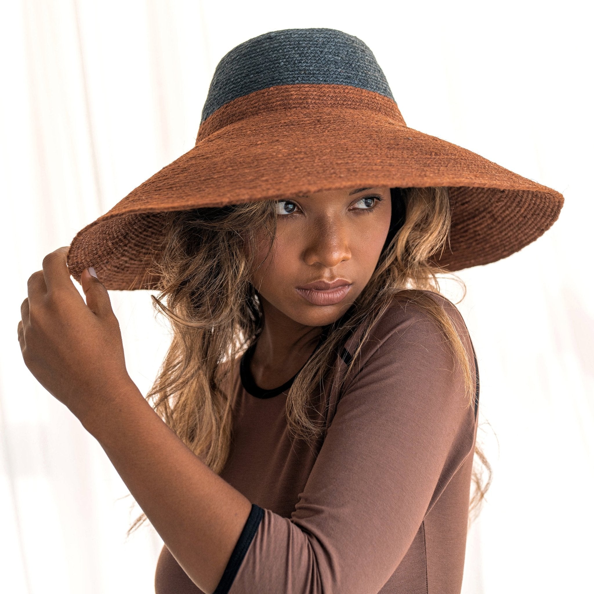 The Riri Duo Jute Straw Hat in Burnt Sienna & Black - Diazza