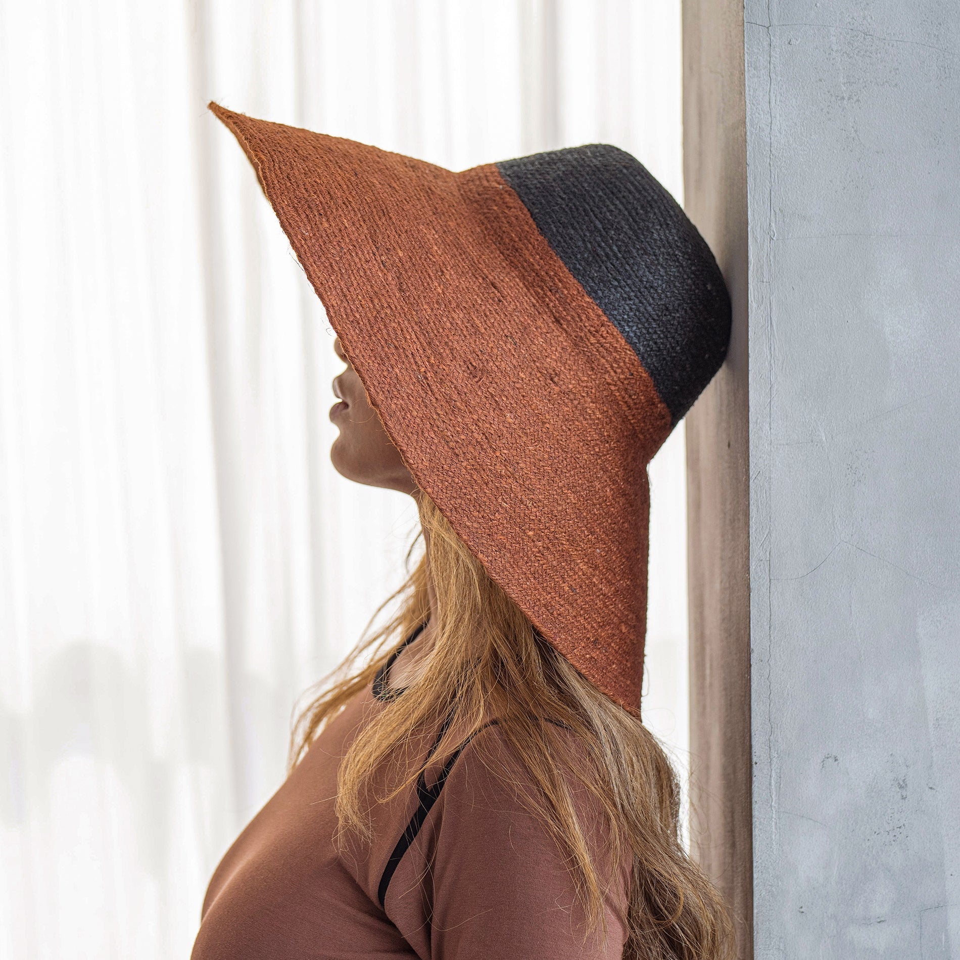 The Riri Duo Jute Straw Hat in Burnt Sienna & Black - Diazza