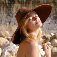 The Riri Jute Straw Hat In Burnt Sienna - Diazza