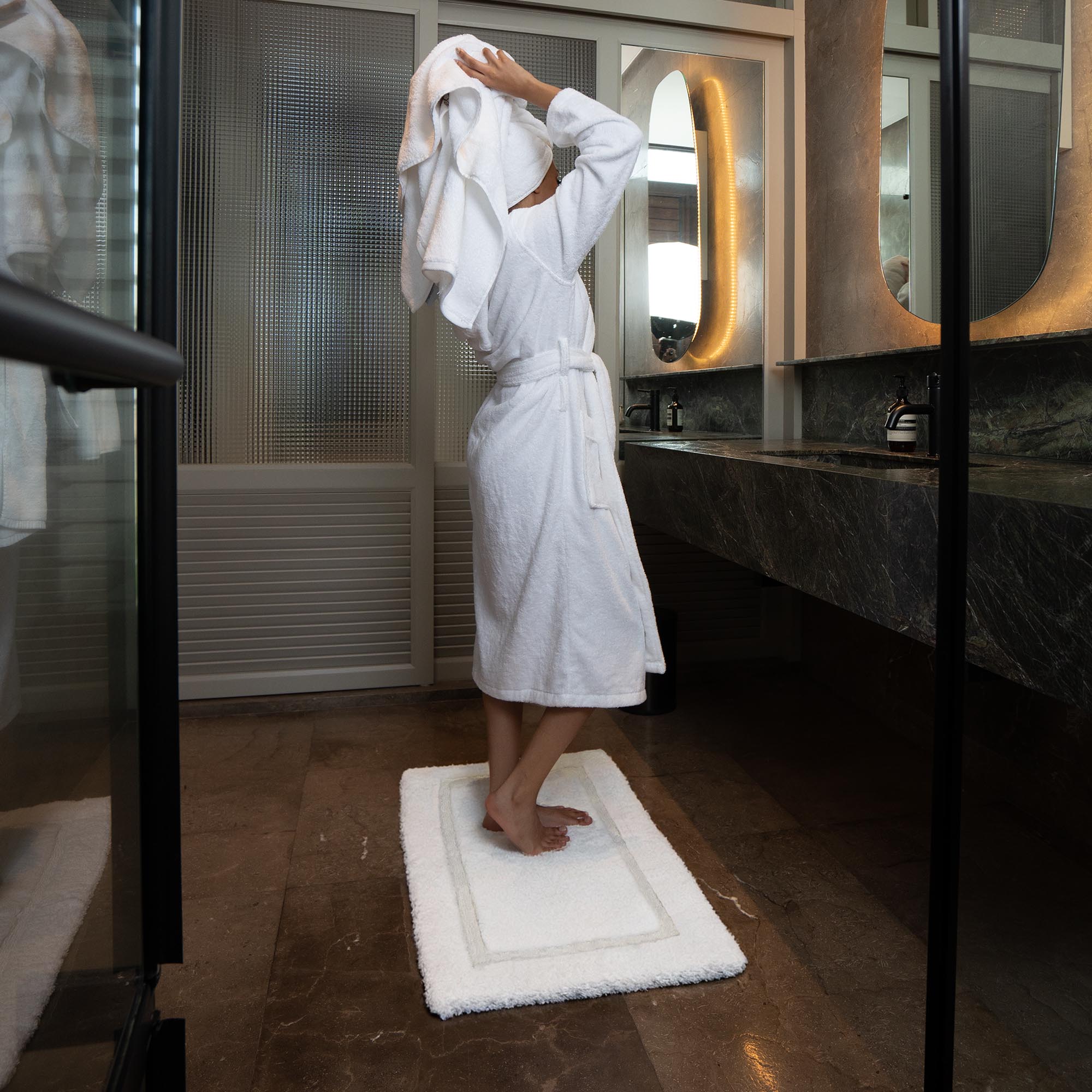 Ultraplush Skid - Resistant Bath Mat - Diazza