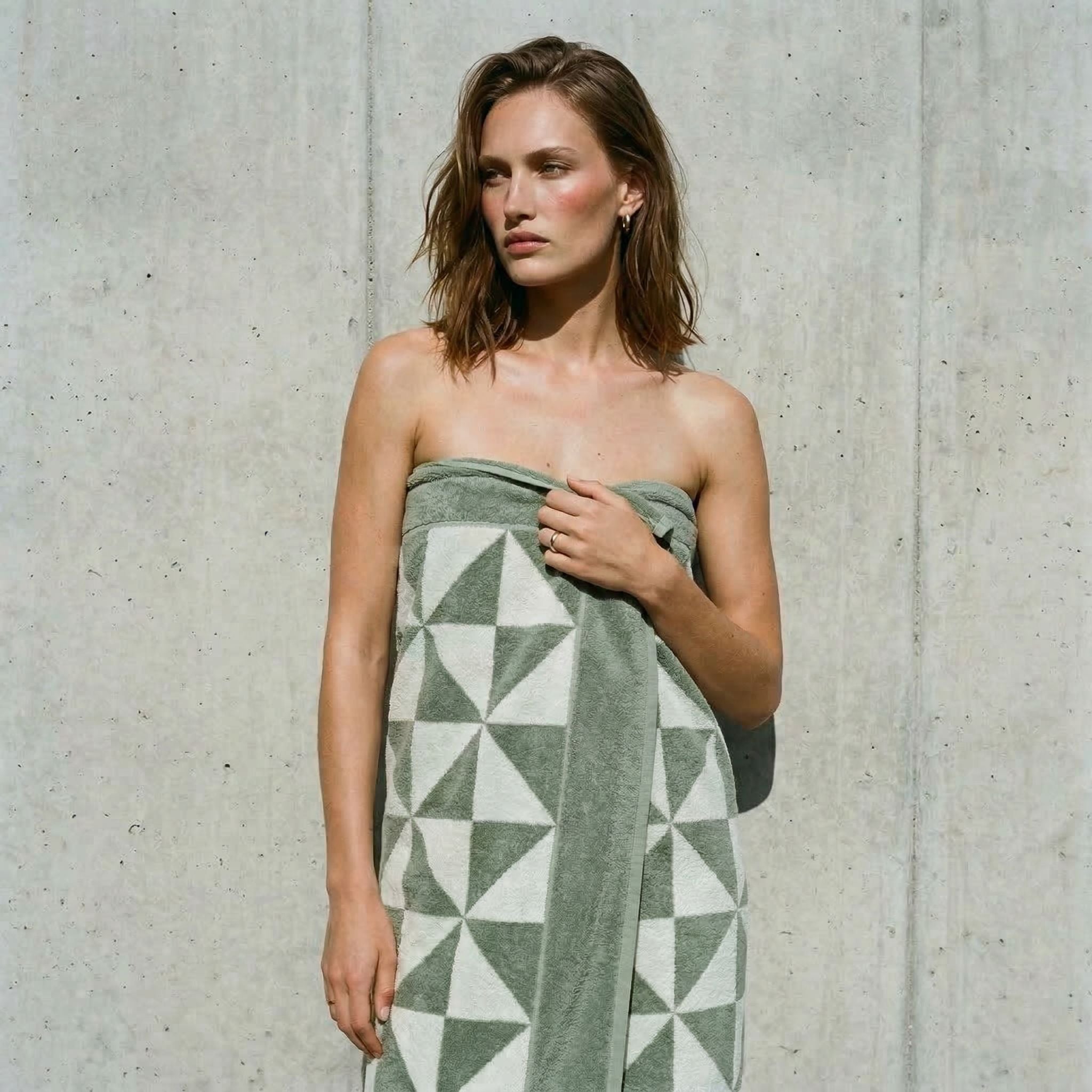 Umbra Beach Towel - Diazza