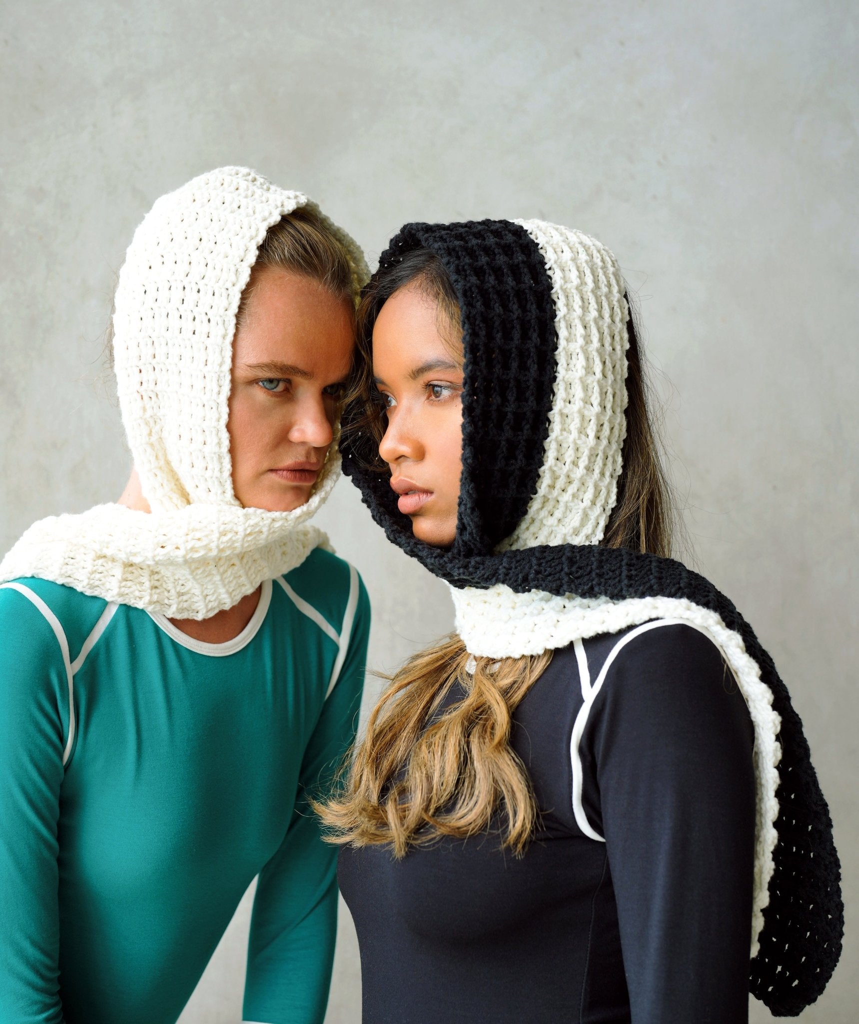 WAFFLE Crochet Scarf in Black & Off White - Diazza