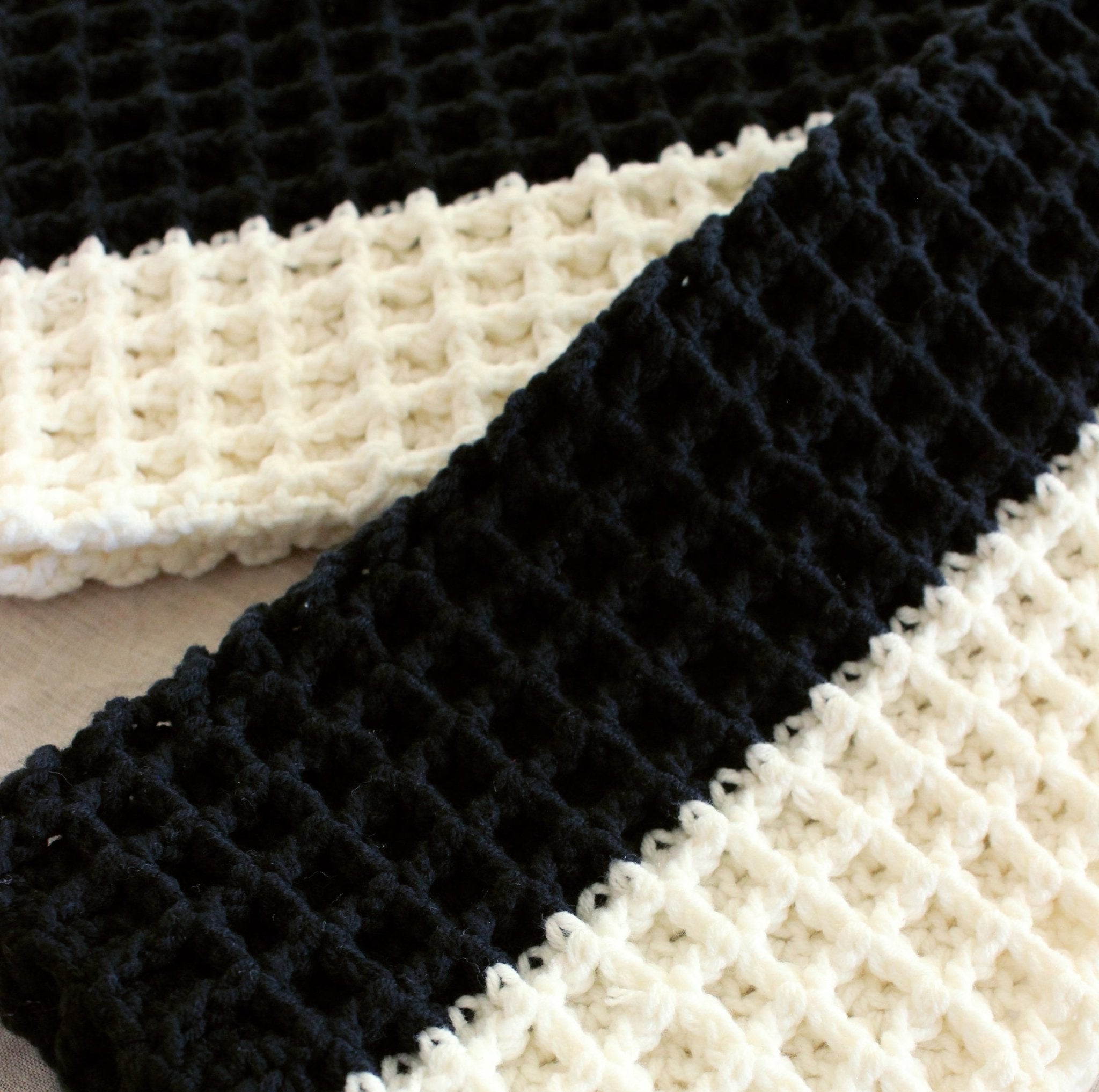 WAFFLE Crochet Scarf in Black & Off White - Diazza