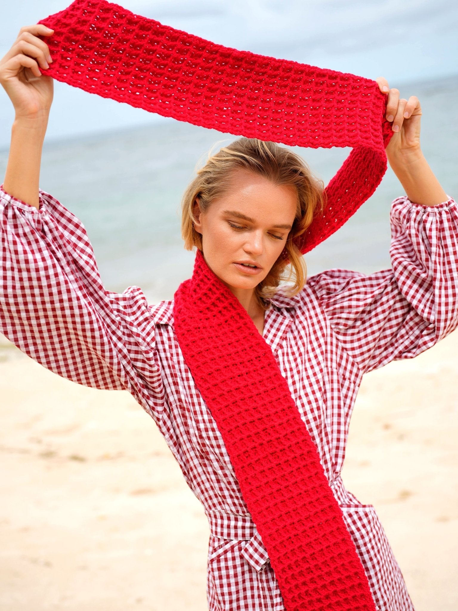 WAFFLE Crochet Scarf in Red - Diazza