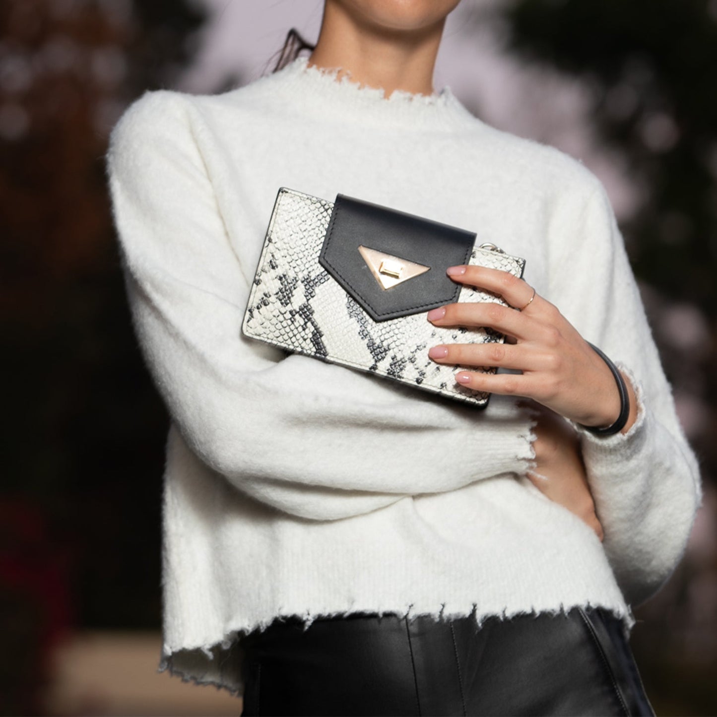 Women's Black Snakeskin Mini Crossbody Bag - SUSU Mary Leather Wristlet Purse - Diazza