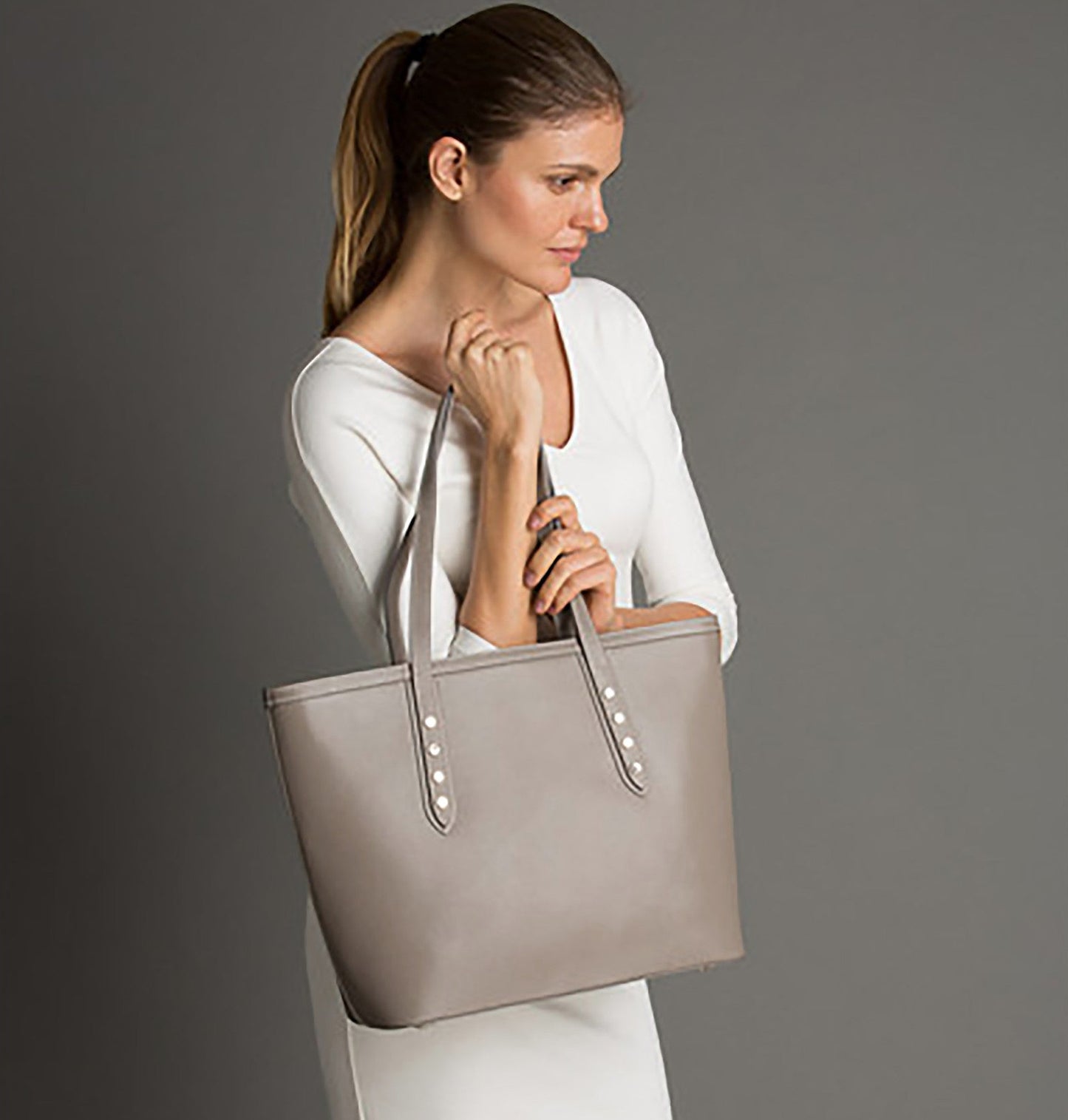 Women's Dark Dune Leather Shoulder Bag - SUSU Ludlow Studded Tote with Zipper - Diazza